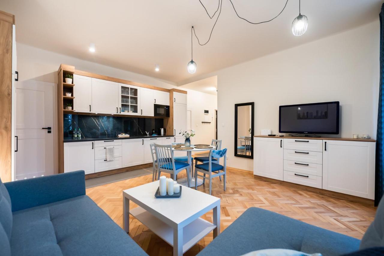 Old Town Eclectic Apartment For 6 People 바르샤바 외부 사진