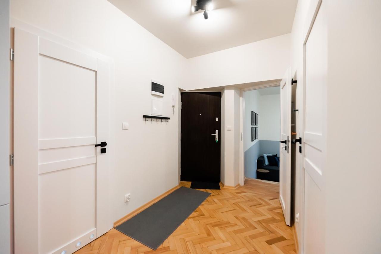 Old Town Eclectic Apartment For 6 People 바르샤바 외부 사진